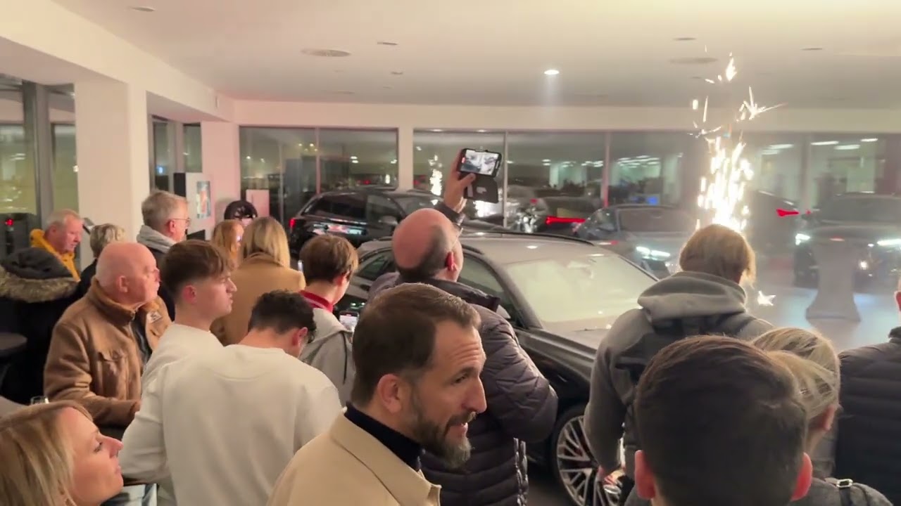 performance artistique et pyrote - - Performance artistique et pyrotechnique : La soirée mémorable de la Team Ericksen chez Audi Suma à Mâcon - Fred Ericksen • Magicien Lyon • Storyteller